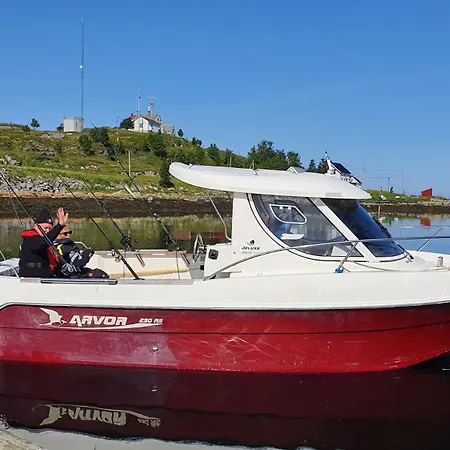 Torsvag Fyr 度假居 *