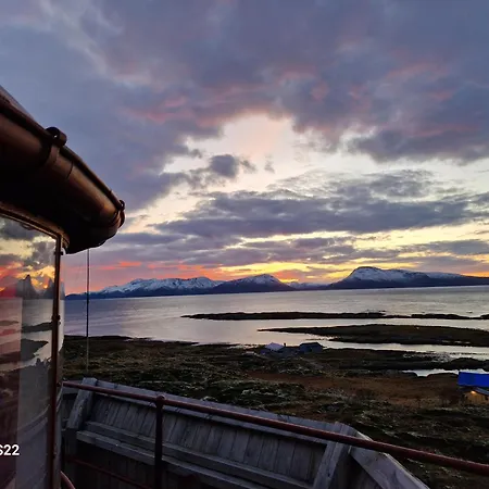 Torsvag Fyr 度假居 *